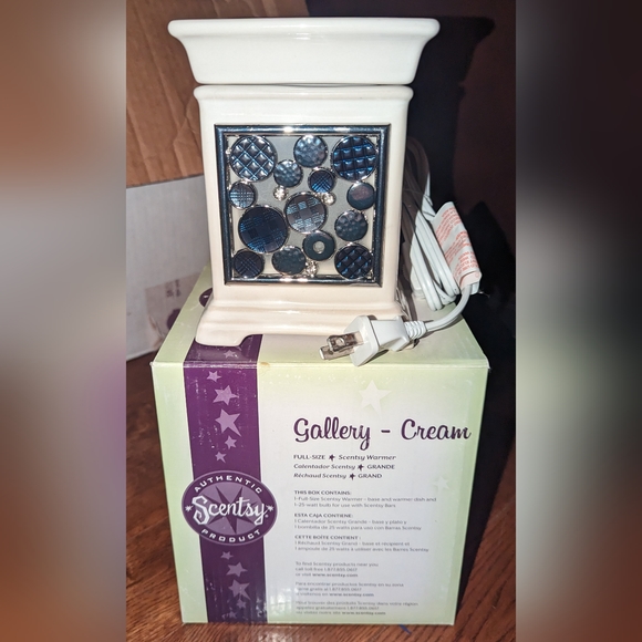 Scentsy Gallery - Cream Warmer with Blue and Silver Dazzle Frame New in Box - Picture 2 of 9